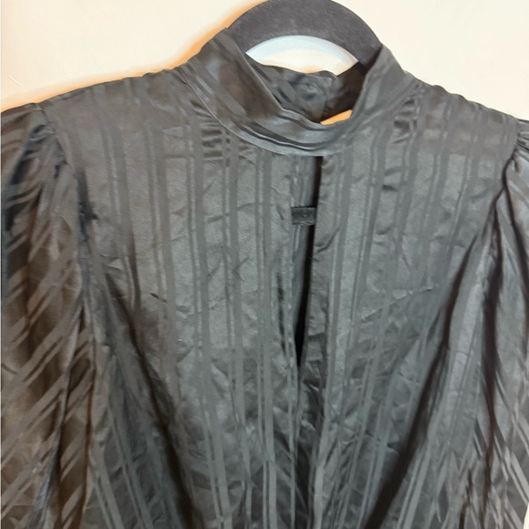 Frame Black Silk Jacquard Keyhole Puff Sleeve Blouse - Picture 7 of 7